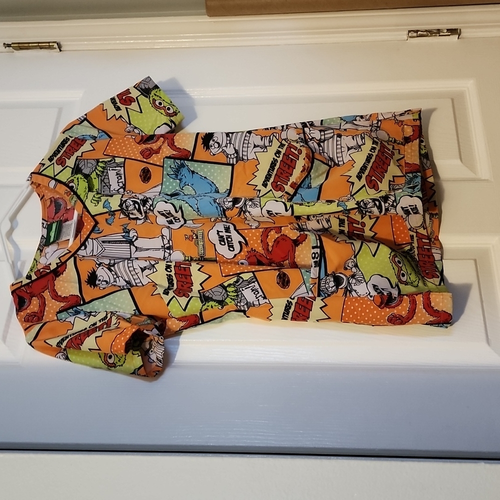 Scrub top